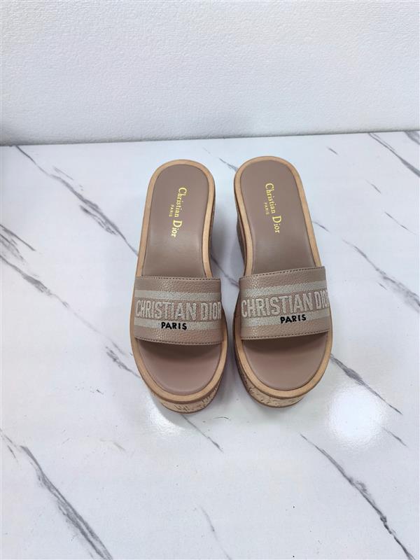 20251128184319664 270